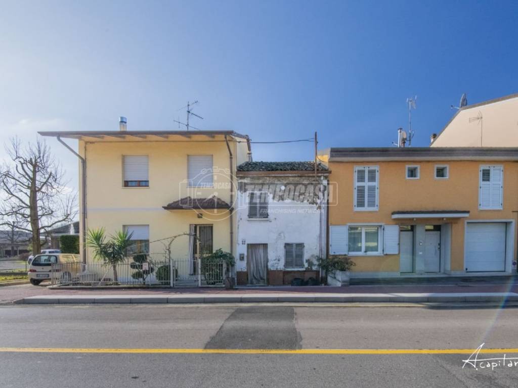casa indipendente in vendita a Cesena in zona Diegaro/Capocolle