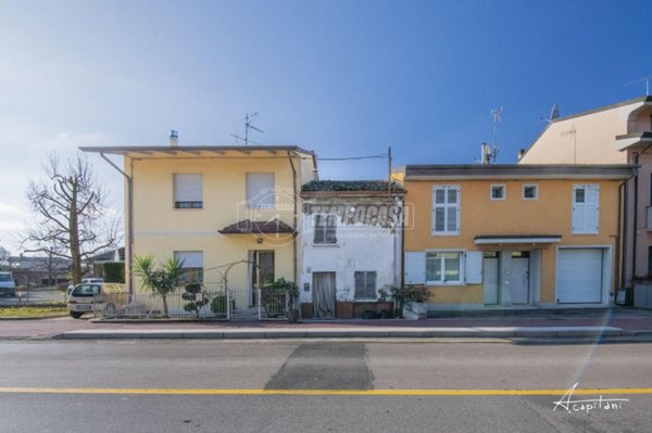 casa indipendente in vendita a Cesena in zona Diegaro/Capocolle