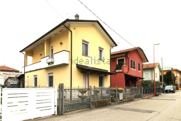 casa indipendente in vendita a Cesena