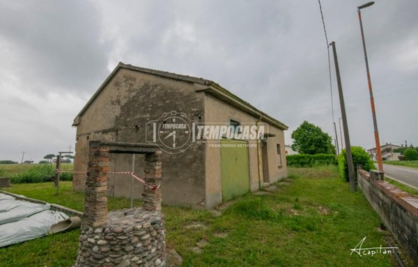 casa indipendente in vendita a Cesena in zona Villa Chiaviche