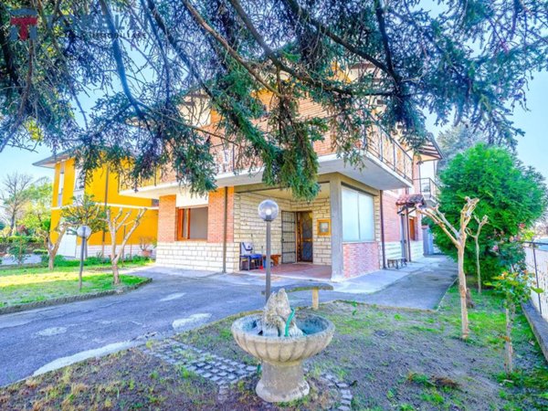 casa indipendente in vendita a Cesena in zona Diegaro/Capocolle