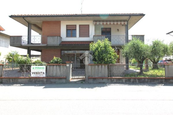 casa indipendente in vendita a Cesena in zona Calabrina
