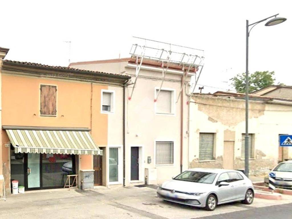 casa semindipendente in vendita a Cesena in zona Macerone