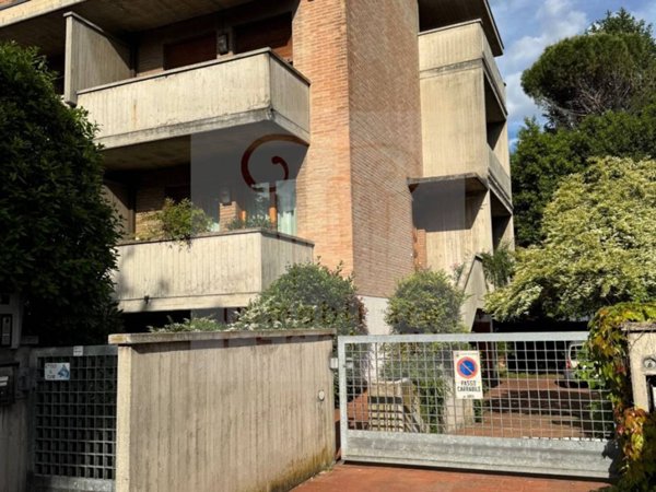 casa indipendente in vendita a Cesena in zona Centro Storico
