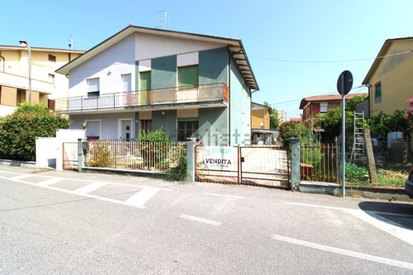 casa semindipendente in vendita a Cesena in zona Sant'Egidio