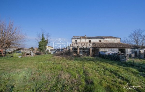 casa indipendente in vendita a Cesena