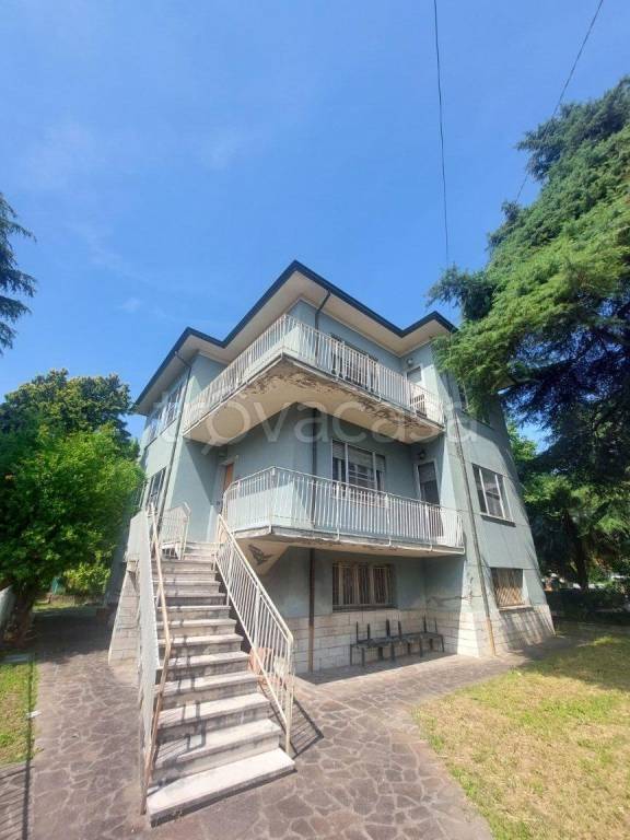 casa indipendente in vendita a Cesena