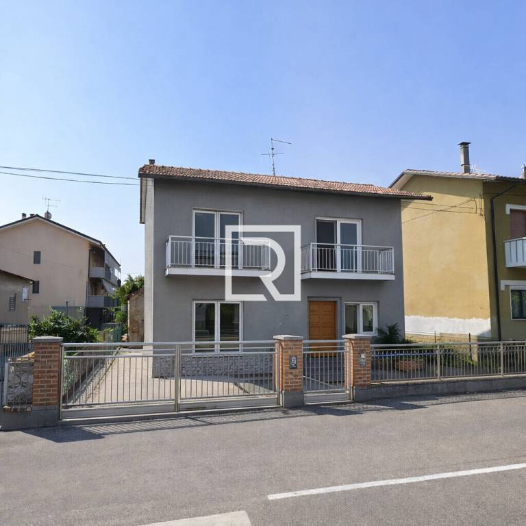 casa indipendente in vendita a Cesena in zona Vigne
