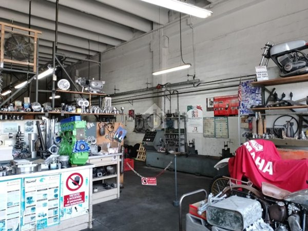 capannone in vendita a Cesena in zona Vigne