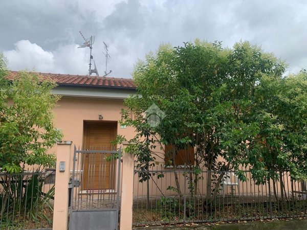 casa indipendente in vendita a Cesena in zona Cesuola