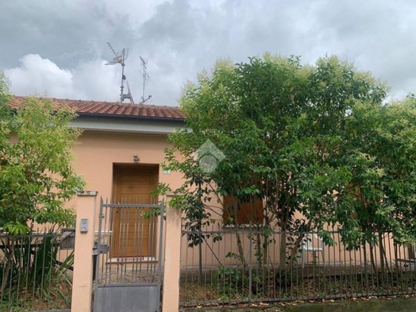 casa indipendente in vendita a Cesena in zona Cesuola