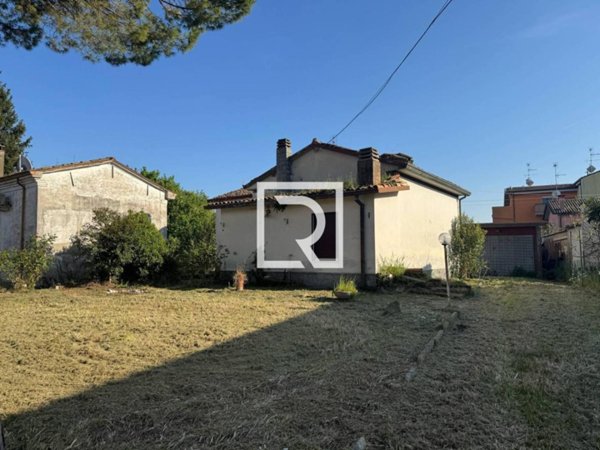 casa indipendente in vendita a Cesena in zona Ruffio