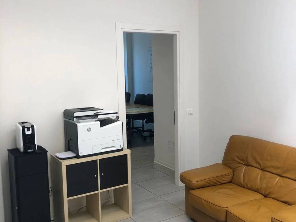 ufficio in vendita a Cesena in zona Bagnile