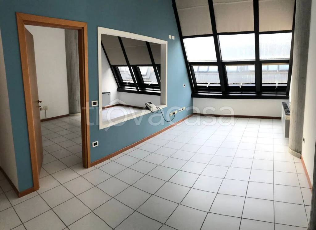ufficio in vendita a Cesena in zona Centro Storico