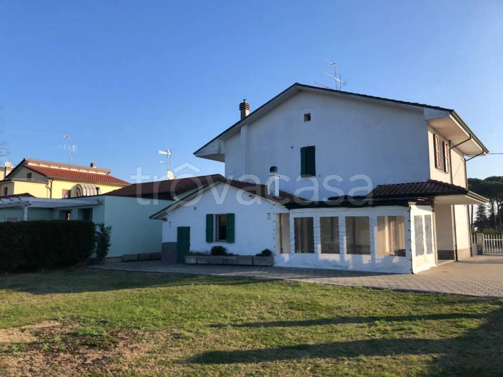 casa indipendente in vendita a Cesena in zona San Tomaso