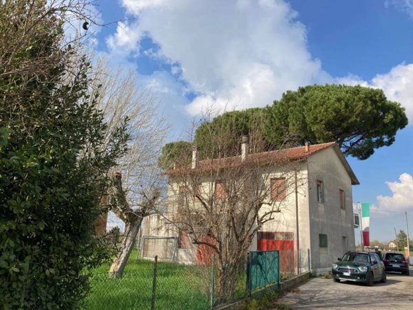 casa indipendente in vendita a Cesena in zona Diegaro/Capocolle