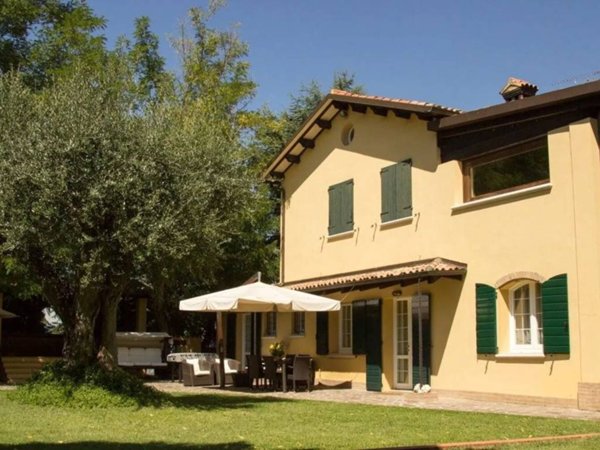 casa indipendente in vendita a Cesena in zona Carpineta