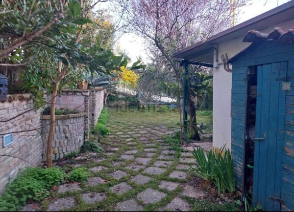 casa indipendente in vendita a Cesena