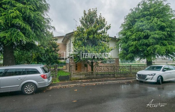 casa indipendente in vendita a Cesena
