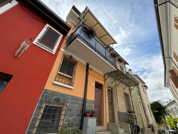 casa indipendente in vendita a Cesena in zona Centro Storico