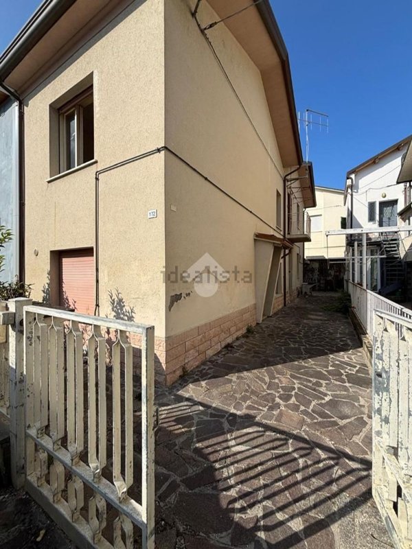 casa semindipendente in vendita a Cesena