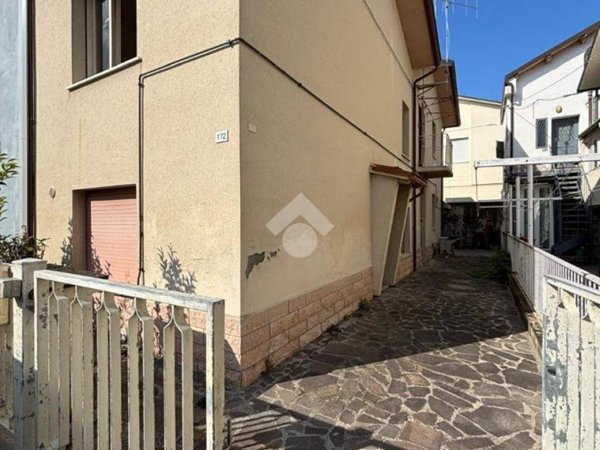 casa semindipendente in vendita a Cesena