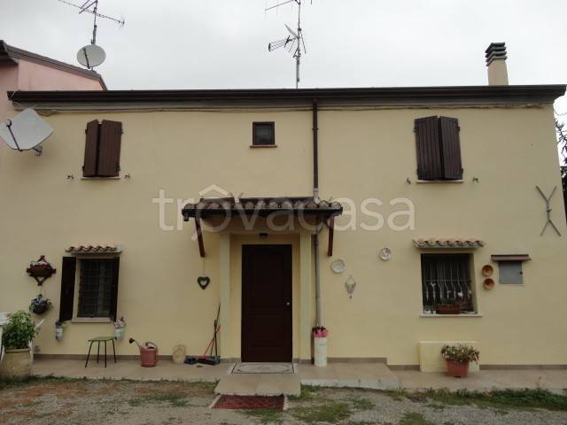 casa indipendente in vendita a Cesena in zona Roversano