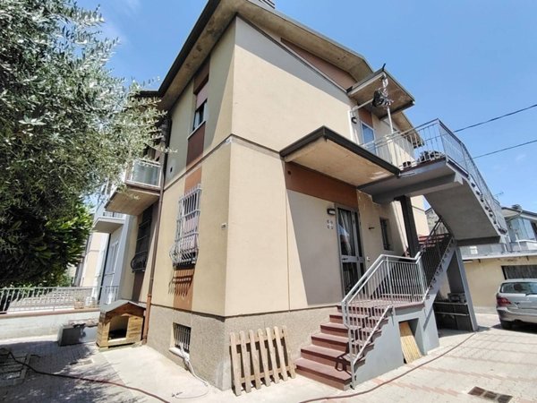 casa indipendente in vendita a Cesena in zona San Vittore