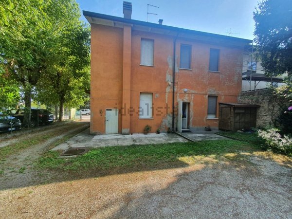casa indipendente in vendita a Cesena in zona Ponte Pietra