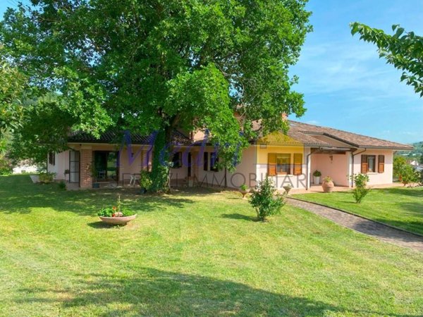 casa indipendente in vendita a Cesena in zona Oltresavio