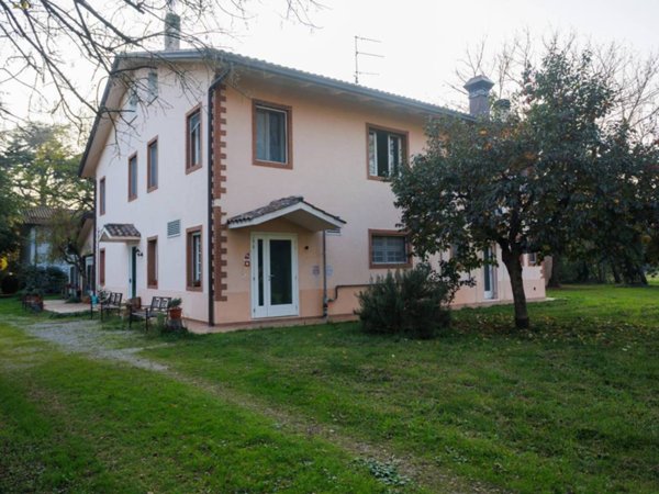 casa indipendente in vendita a Cesena in zona Roversano