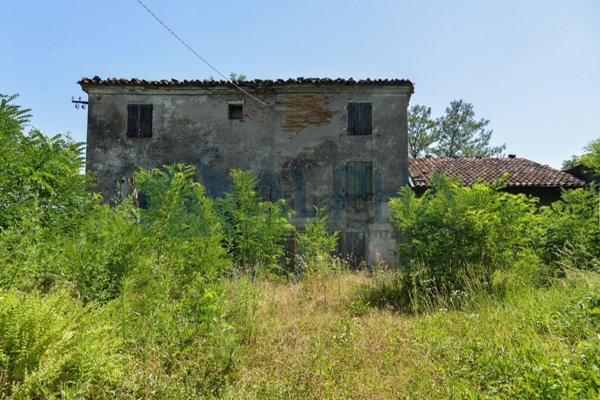 casa indipendente in vendita a Cesena in zona Tessello