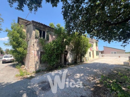 casale in vendita a Cesena in zona Pievesestina
