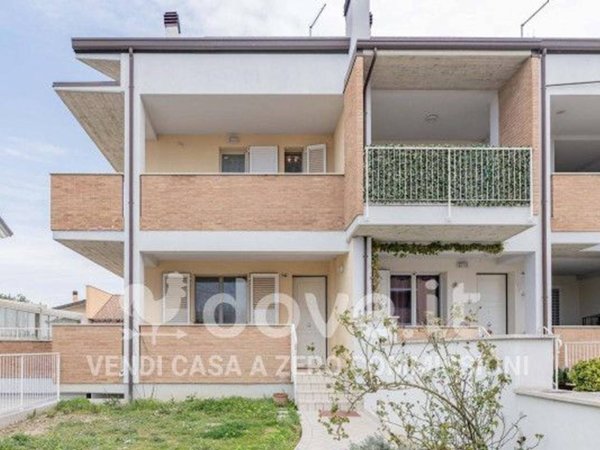 casa indipendente in vendita a Cesena in zona Marcorano