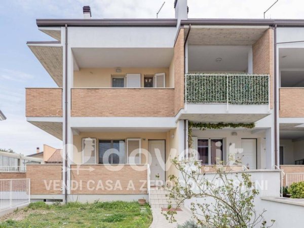 casa indipendente in vendita a Cesena in zona Marcorano