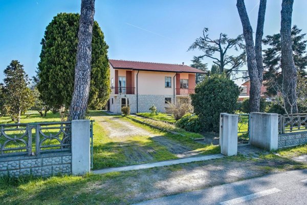casa indipendente in vendita a Cesena