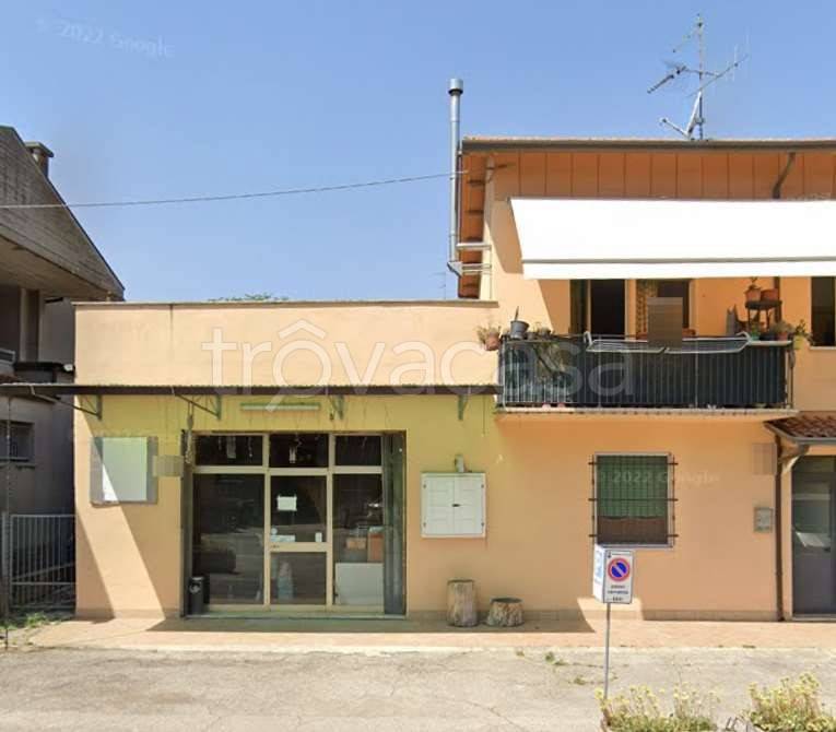 negozio in vendita a Cesena in zona San Giorgio