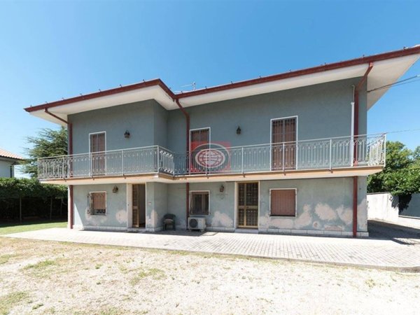 casa indipendente in vendita a Cesena in zona Sant'Egidio