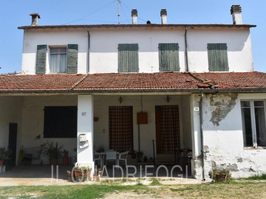 casa indipendente in vendita a Cesena