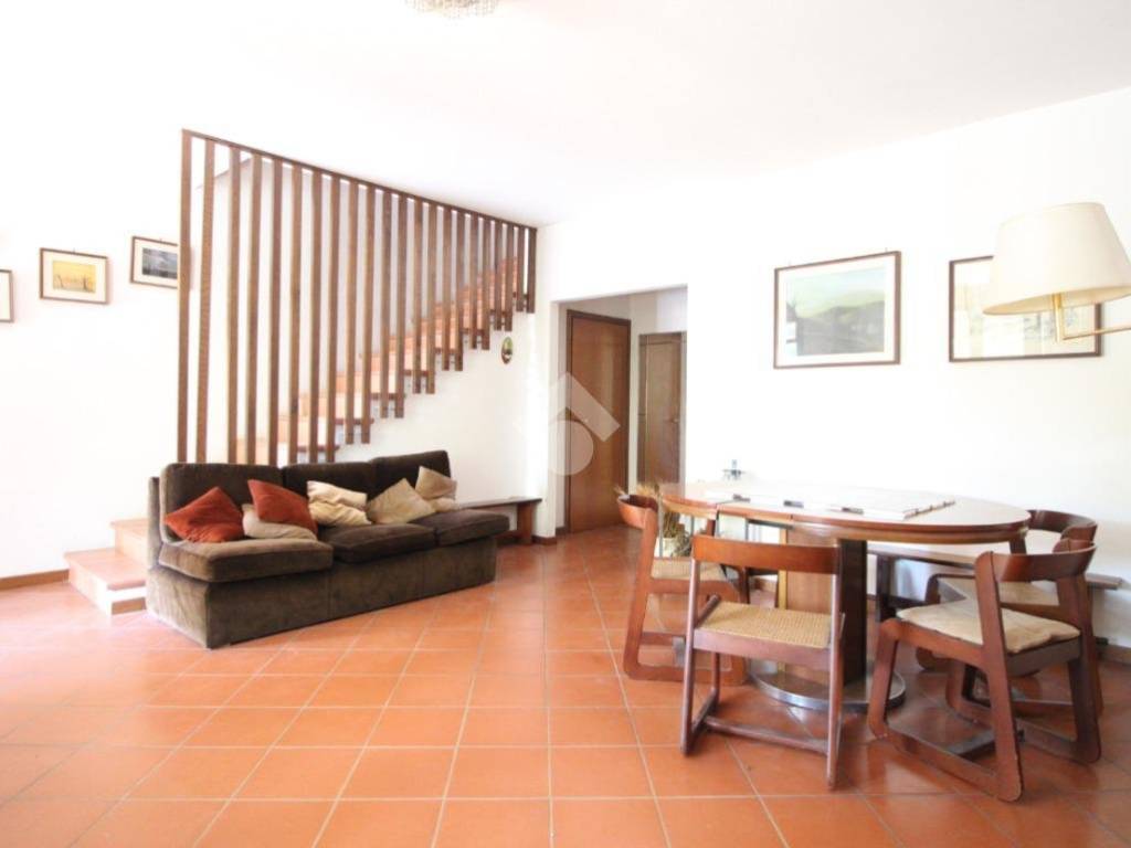 casa indipendente in vendita a Cesena