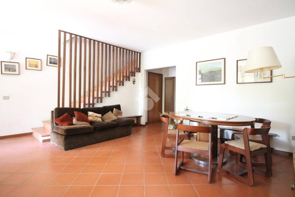 casa indipendente in vendita a Cesena in zona Fiorenzuola