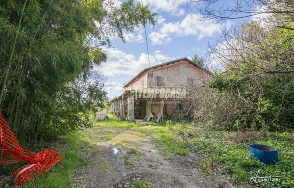 casa indipendente in vendita a Cesena in zona Fiorenzuola