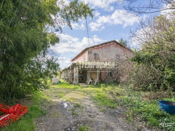 casa indipendente in vendita a Cesena in zona Fiorenzuola