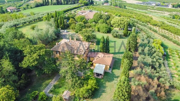 casa indipendente in vendita a Cesena in zona Calisese