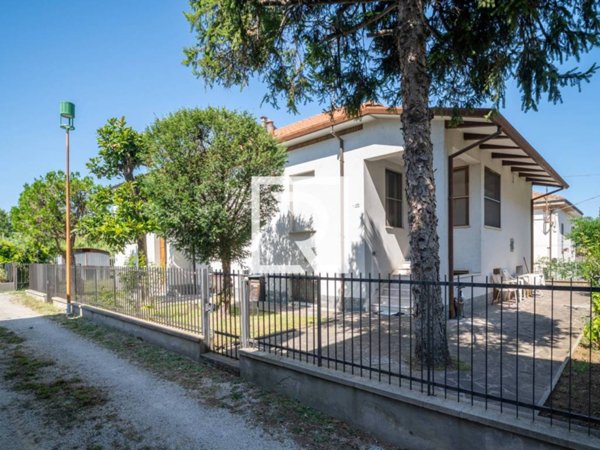 casa indipendente in vendita a Cesena in zona Centro Storico