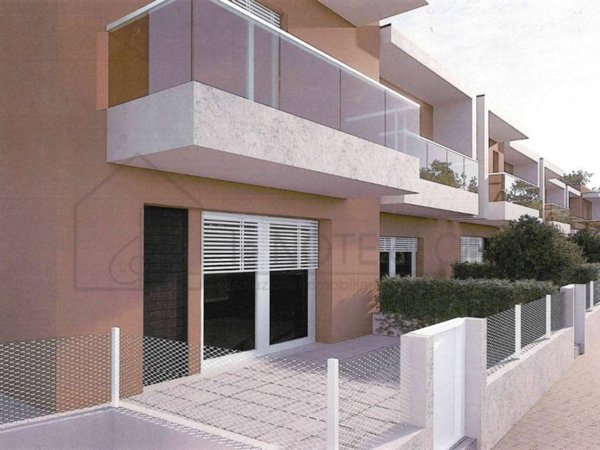casa indipendente in vendita a Cesena