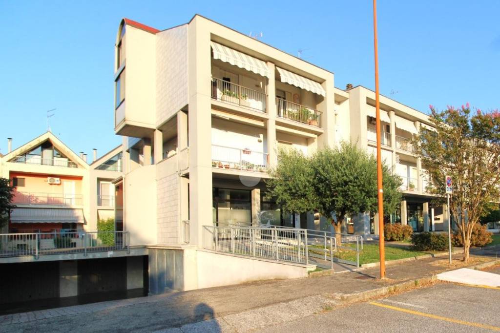 appartamento in vendita a Cesena in zona Marcorano
