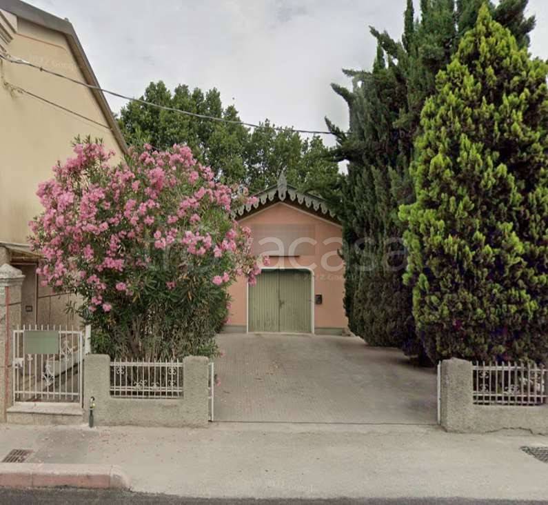 negozio in vendita a Cesena in zona Macerone