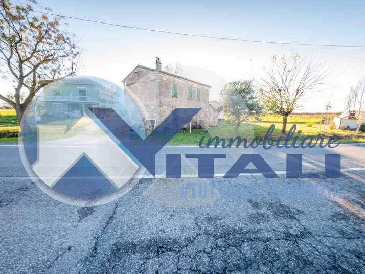 casa indipendente in vendita a Cesena in zona Bagnile