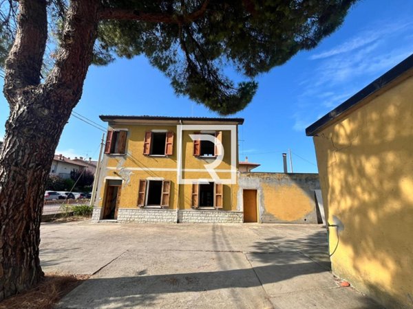 casa indipendente in vendita a Cesena